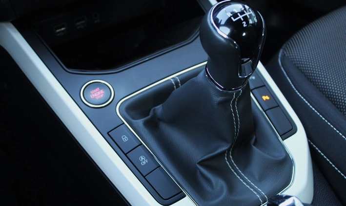 Seat Arona cena 69900 przebieg: 40543, rok produkcji 2019 z Łeba małe 407